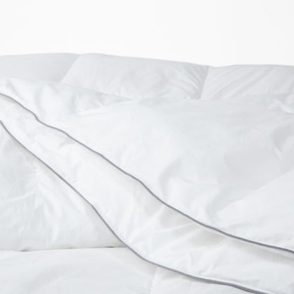 Close-up view of the Tuft and Needle Alternative Duvet Insert||weight:light